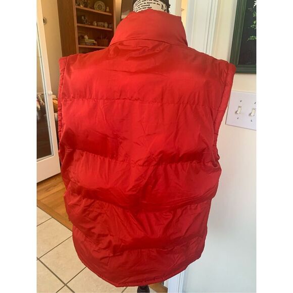 U.S. Polo Association Lightweight Red Puffer Vest - Picture 8 of 9